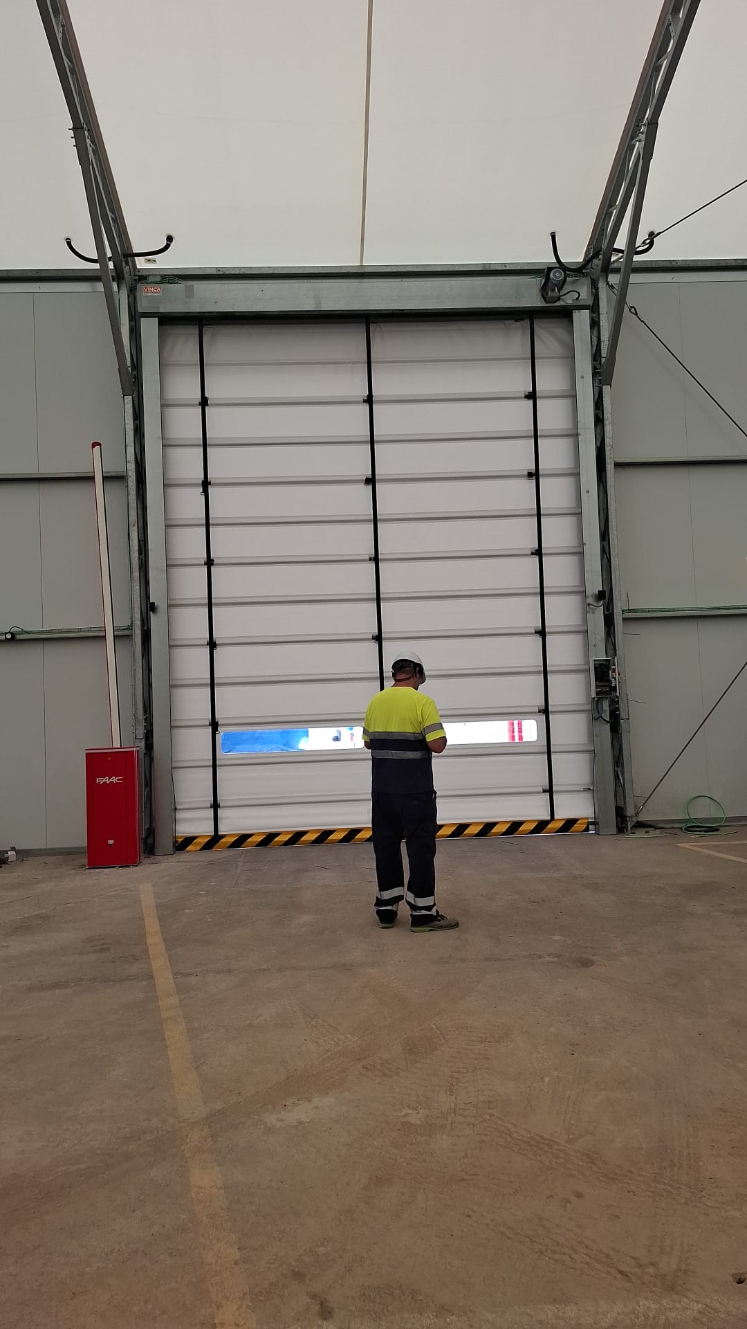 Instalación de puertas industriales