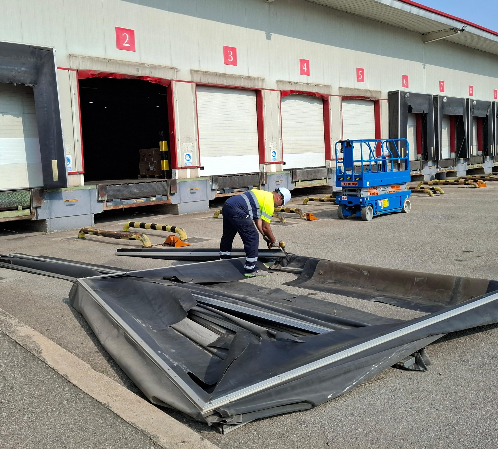 Reparación urgente de puertas industriales